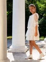 Wizytowe trzewiki w perłowym kolorze.jpg