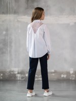 Biała koszula z koronką na plecach.jpg