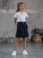 Biała bluzka z koronkowymi falbankami.jpg