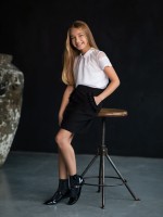 Czarna spódnica z plisowanymi kieszeniami.jpg