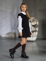 Czarna sukienka typu Princessa z zakładkami na rękawkach.jpg