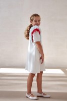 Ecru sukienka z wielokolorowymi falbankami na ramionach .jpg