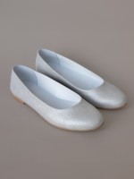 Srebrne baletki na płaskiej podeszwie.jpg