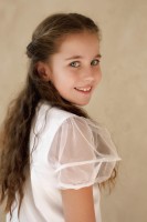 Biała bluzka z bufiastymi rękawkami