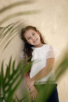 Biała bluzka z bufiastymi rękawkami