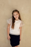 Biała bluzka z bufiastymi rękawkami