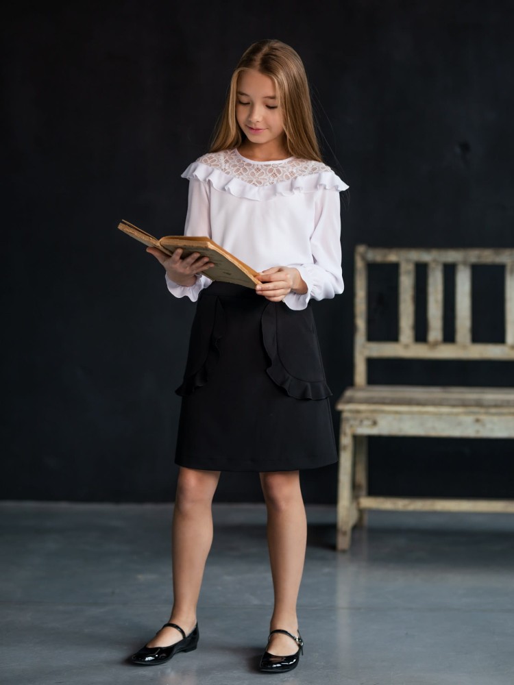 Czarna spódnica z dekoracyjnymi kieszeniami 