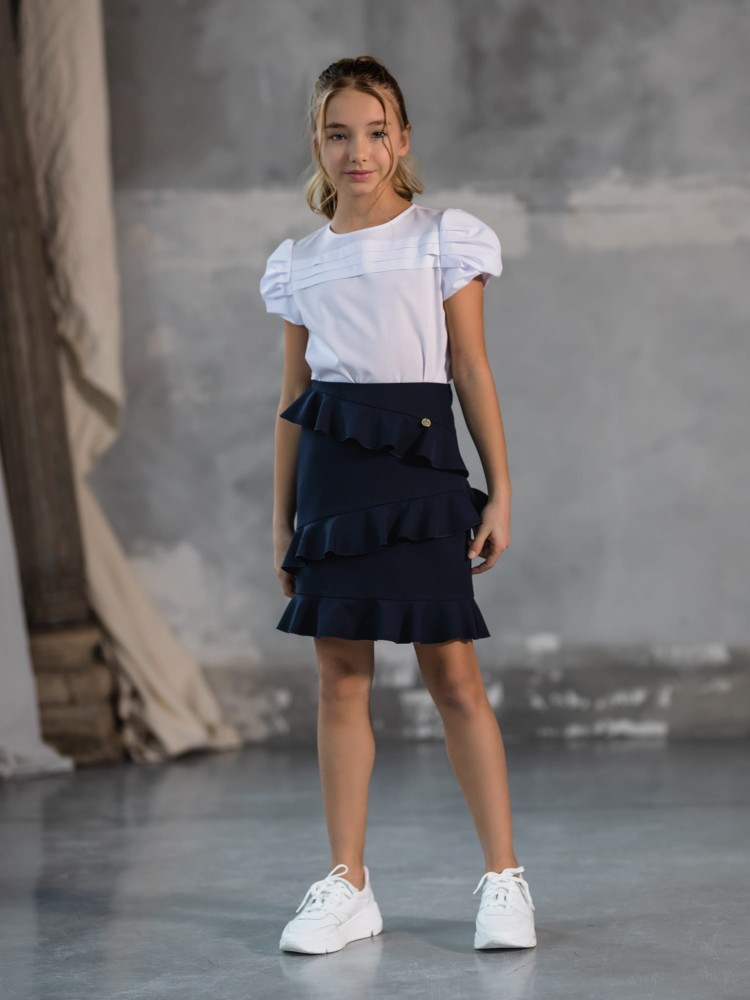 Biała bluzka z bufiastymi rękawkami