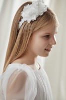 Opaska do Komunii z przyozdobiona kwiatami.jpg