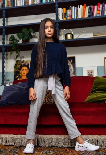 Granatowa bluza z dzianiny 